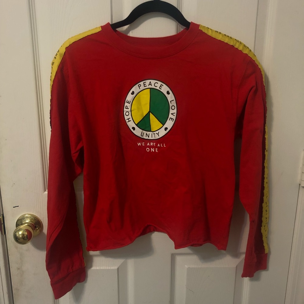 Red cute long sleeve target peace crop top